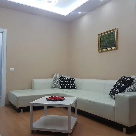 Cityheart Near Skanderbeg Square By Robert Apartamento